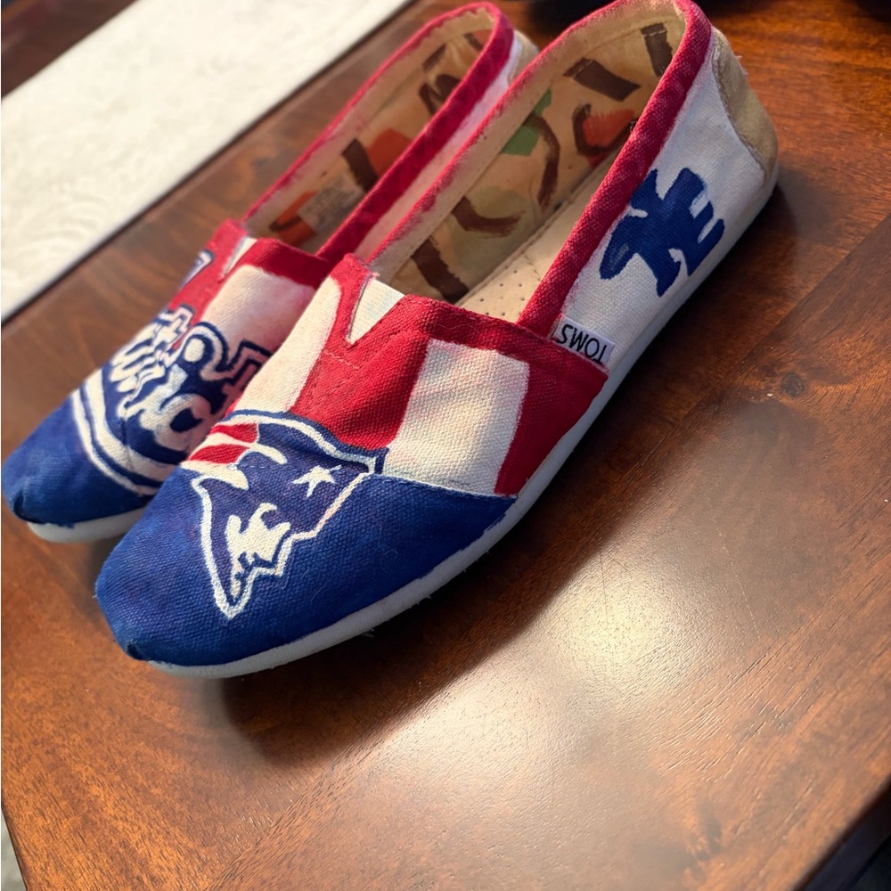 Patriot custom TOMS hand painted.